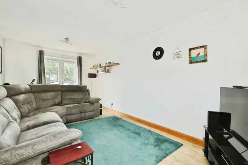 4 bedroom Semi Detached House for sale, Derbyshire, S40
