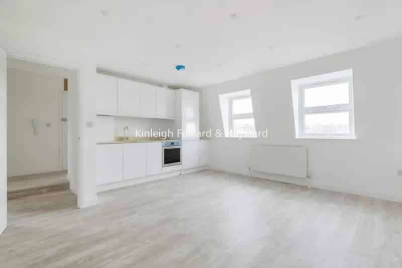 Superb 2-Bedroom Apartment Recently Renovated
