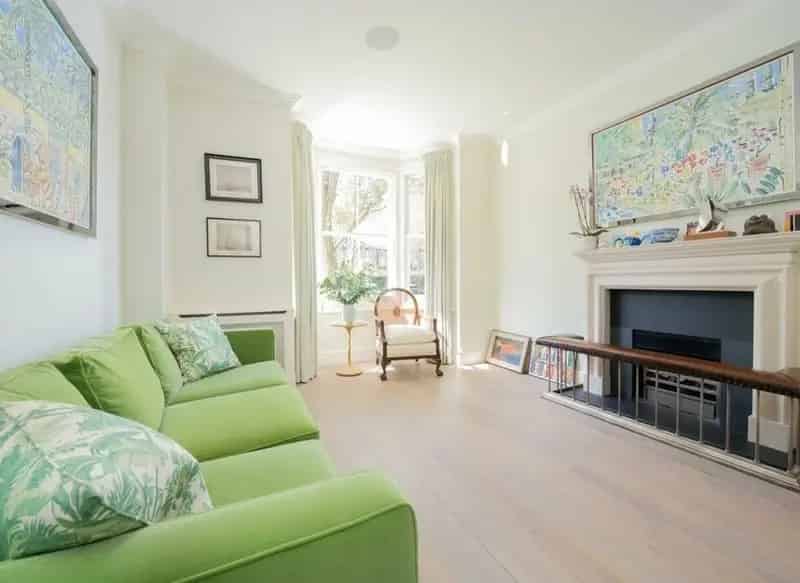 Family Home near Westfield Park - Four Double Bedrooms