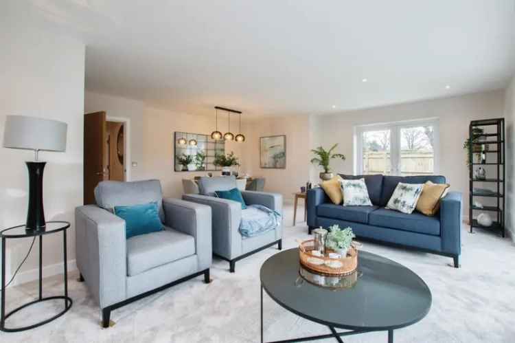 House For Sale in Christchurch Road, West Parley, England