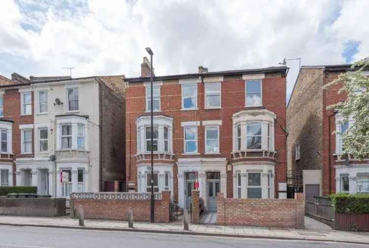 2 Bed Flat for Sale - Period Conversion Garden Flat near Ruskin Park