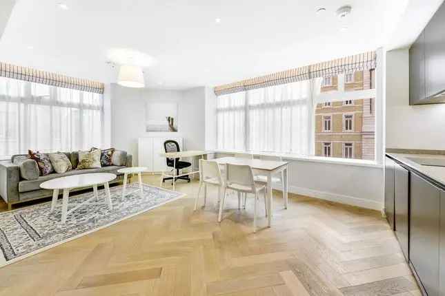 Flat to rent in Southampton Street, London WC2E