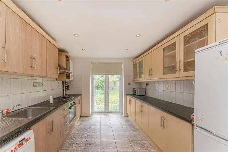 3 Bed Flat for Sale - Spacious Ground Floor Flat with Garden