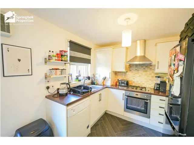 3 Storey Terraced House For Sale 2 Bathrooms Large Garden
