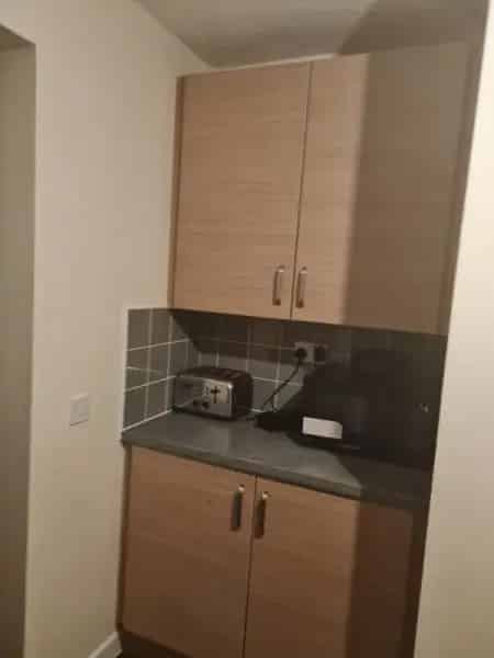 3 Bedroom House Large Kitchen Garden Parking Lovely Area