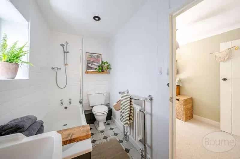 2 Bed House for Sale Near Godalming Town Centre