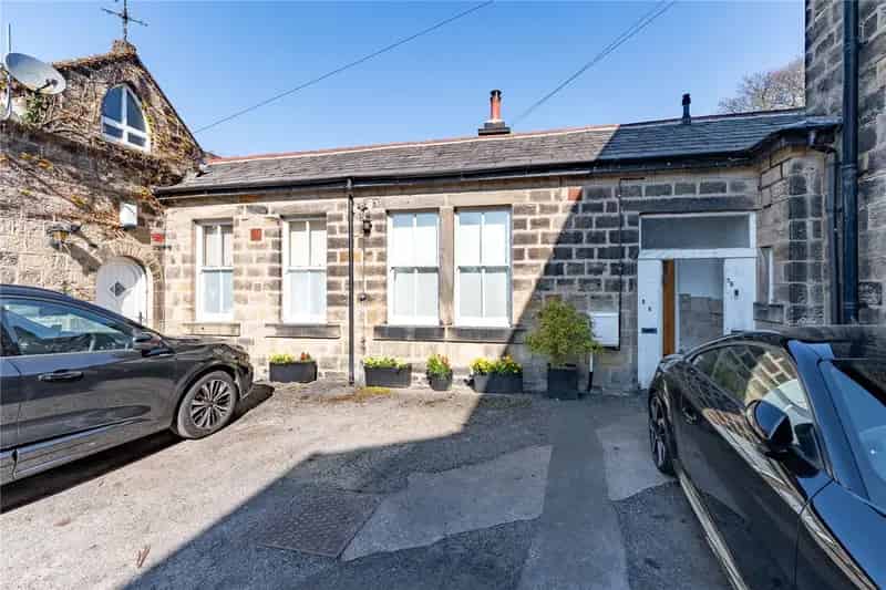 1-Bed Victorian Bungalow Apartment Near River Aire and Canal Walks