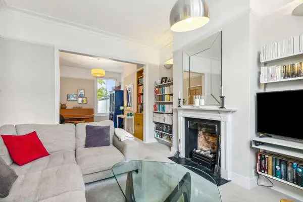 Hydethorpe Road, London, SW12 0JF | Property for sale | Savills