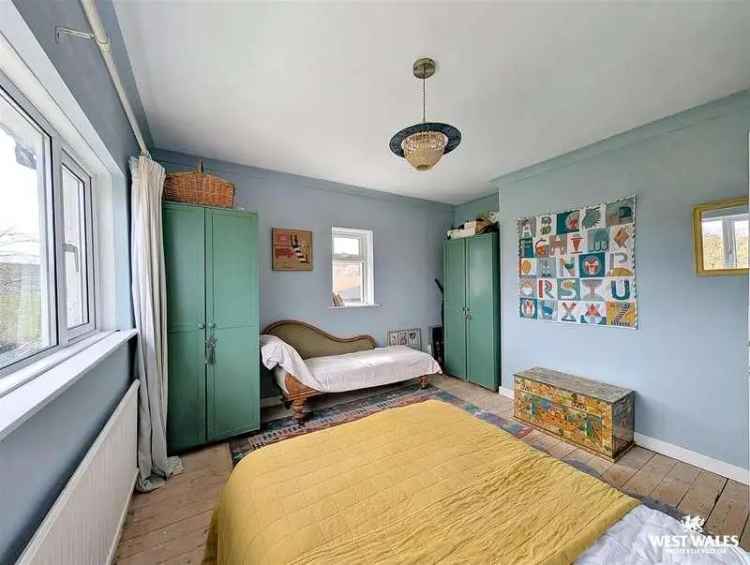 4 Bed Farmhouse with 5.75 Acres and Stables for Sale