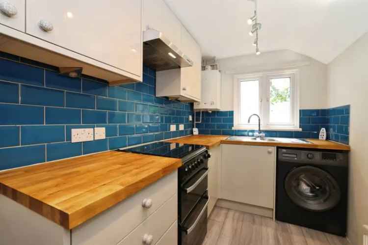 Beautifully Presented 2 Bed Mid-Terraced House Milford Hill Salisbury