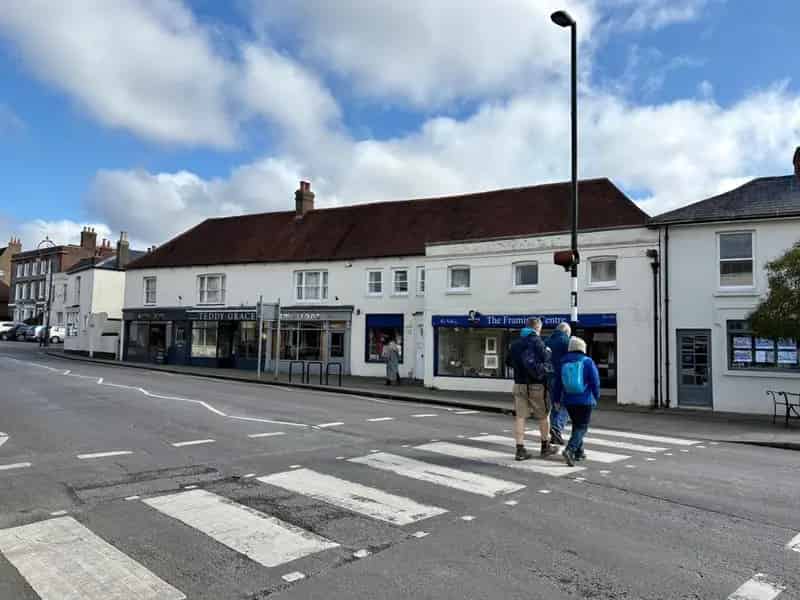 Multi-Let Mixed Use Investment Opportunity Fareham High Street