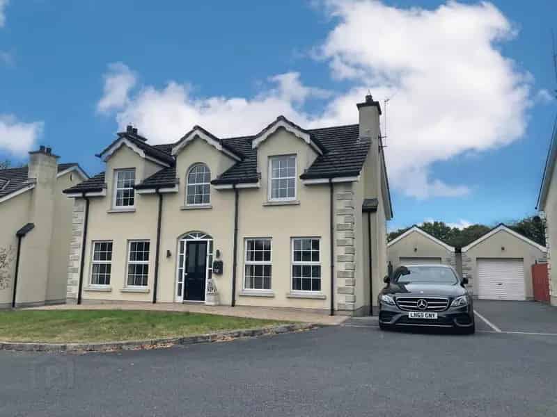 Family Home near Temple Shopping Centre