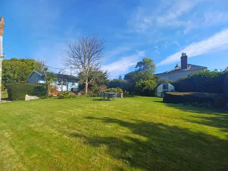 3 Bedroom Detached House for Sale in Picturesque Village