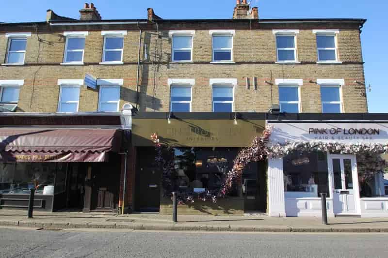 Freehold Shop Winchmore Hill Near Station Vacant Possession