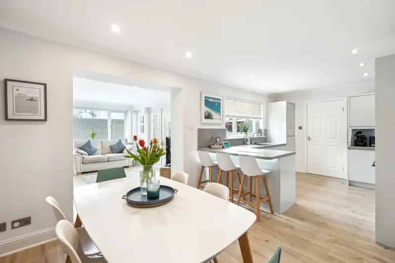 Stunning Detached Villa Modern Family Home