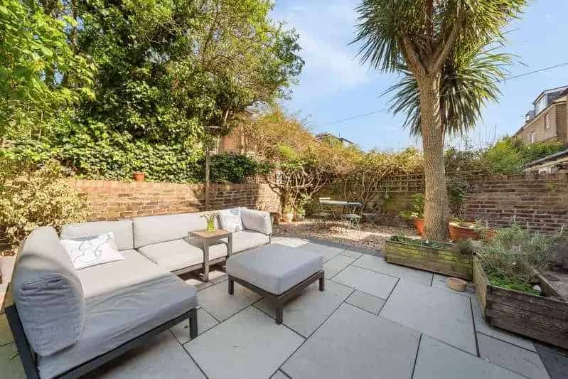 3 bed flat for sale