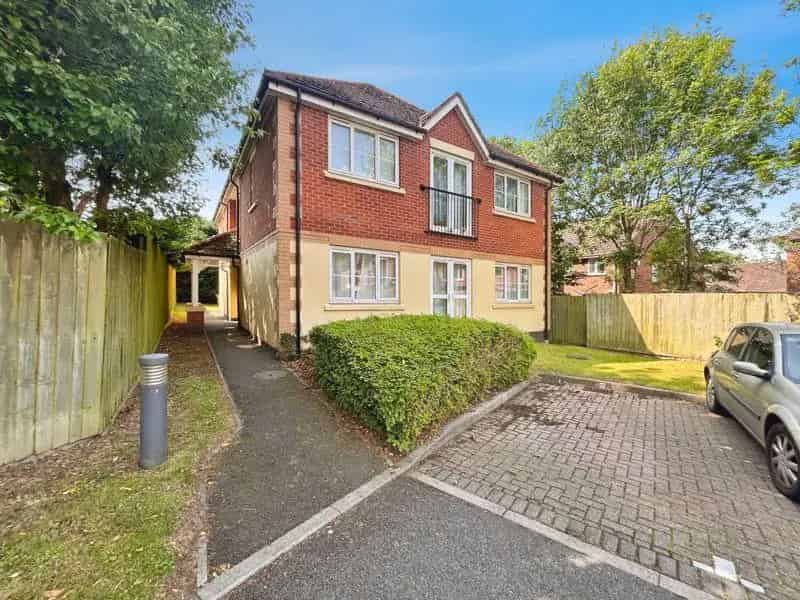 1 Bedroom Apartment for Sale - Modern, Well Maintained, Great Investment