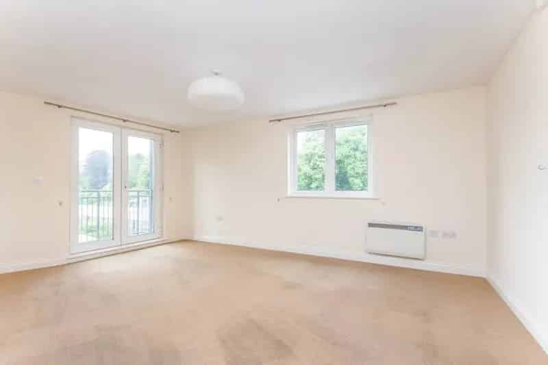 Two Bedroom City Centre Apartment Allocated Parking Balcony Ensuite