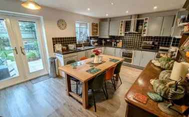 House For Sale in Taunton, England