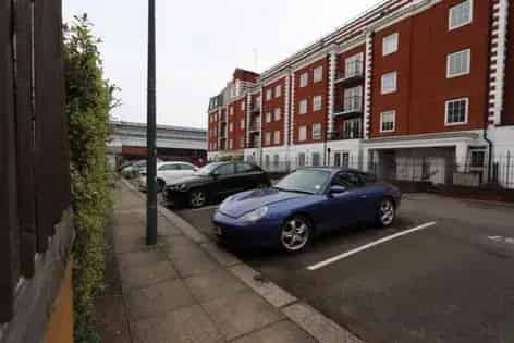 5 Room 40m2 London Flat 3-24 Month Rental
