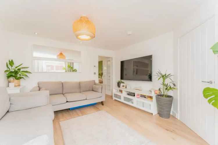 3 Bed Semi-Detached House Near Kettering Hospital