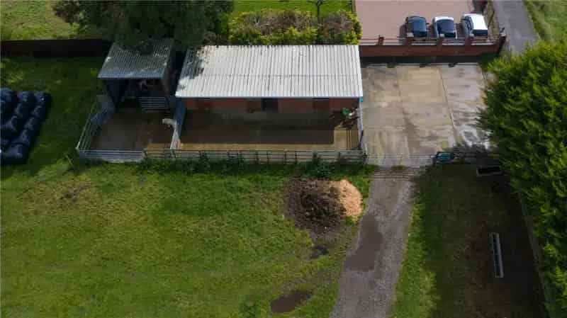 7.5ha Equestrian Property with Stables and Outbuildings near Grimsby