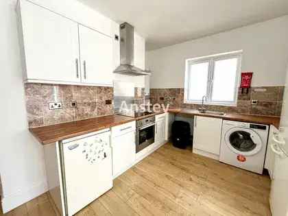 5 Bedroom Student House 54m² Southampton