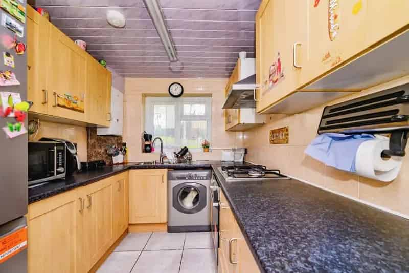 Two Bedroom Ground Floor Flat Near Leverstock Green