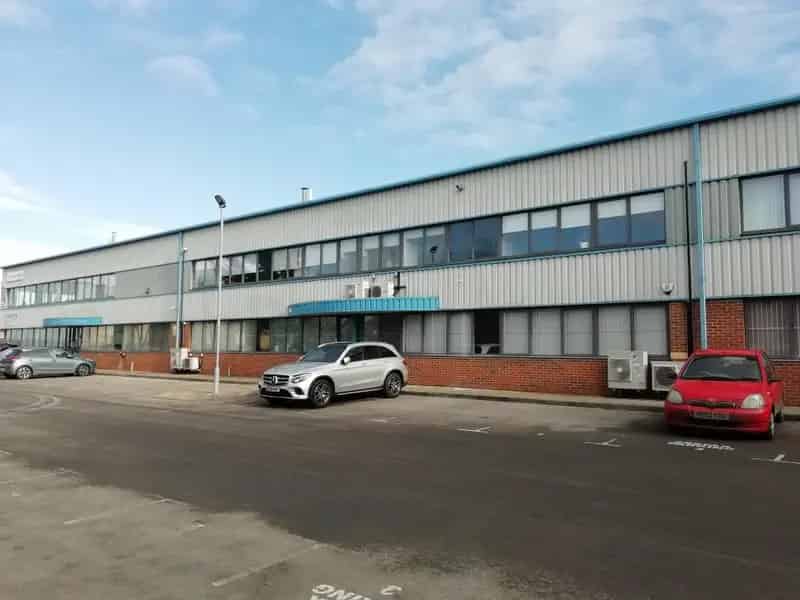 Warehouse Investment Bracknell Lease to 2033 Ample Parking
