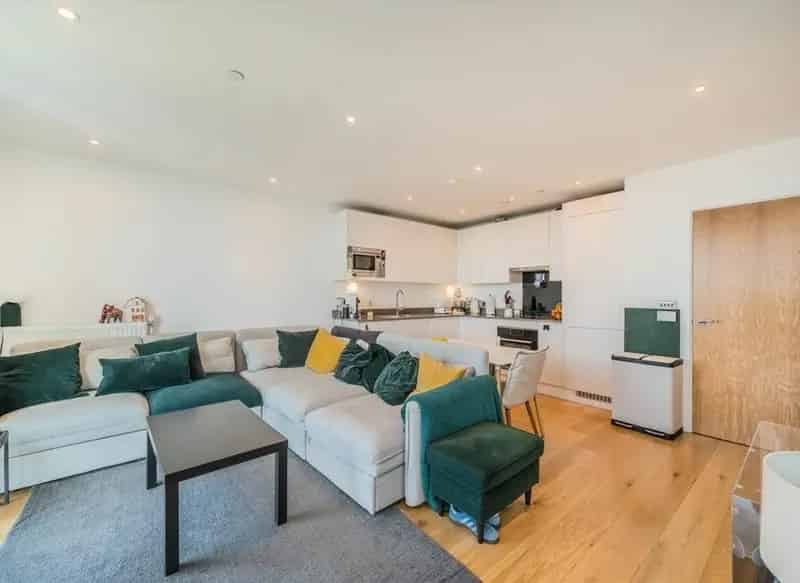 Large 1-Bed Apartment Sky View Tower Near Westfield Stratford