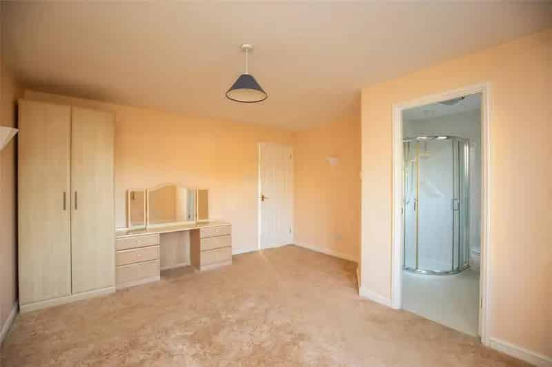 4 Bedroom Detached House for Sale in Furlong