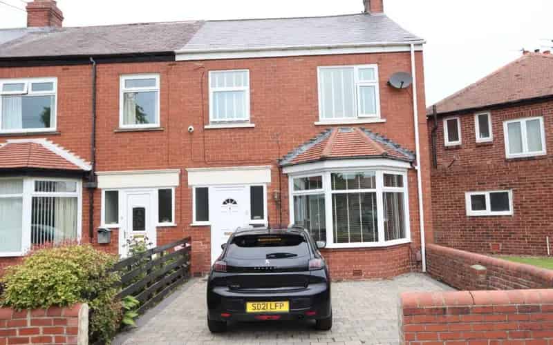 3 bed house for sale