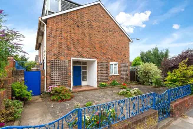 5 Bedroom Detached House for Sale near Richmond Park