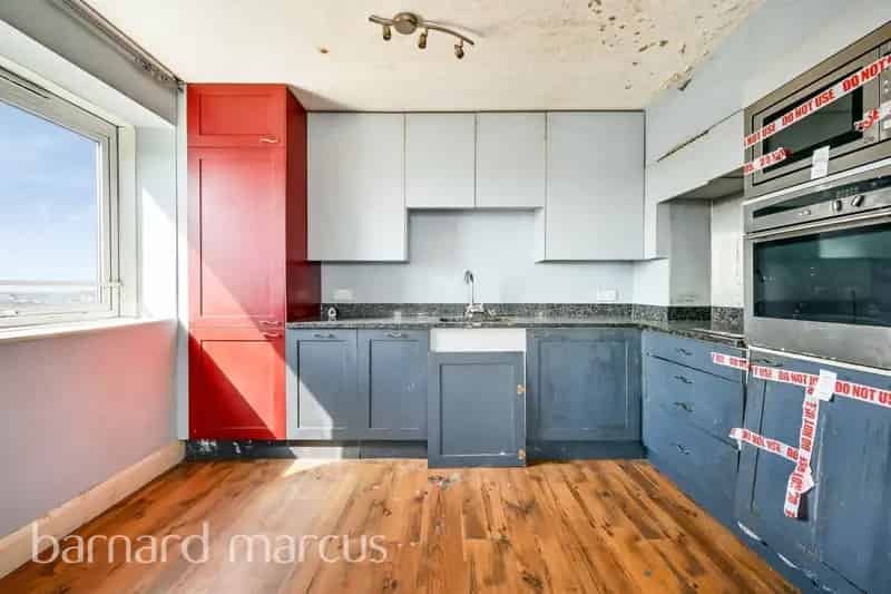 One Bedroom Flat Battersea Park Stunning Views Gym Pool Concierge
