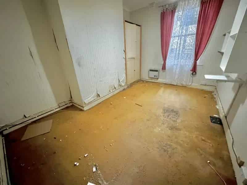 2 Bedroom Flat for Sale via Auction Scarborough Esplanade