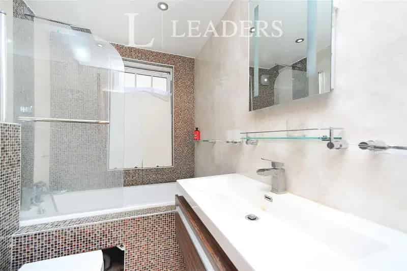 6 Bedroom House for Sale
