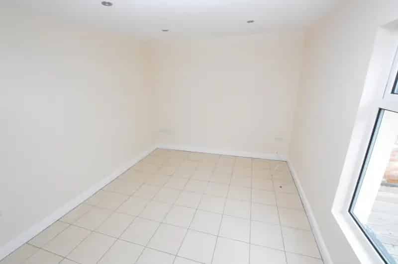 Two Bedroom Ground Floor Flat with Parking and Storage