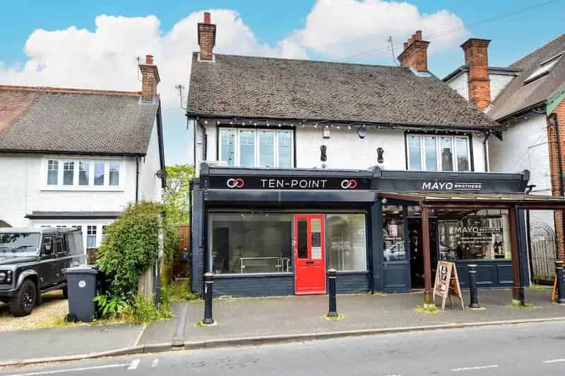 Lock Up Shop Chesham Bois Ground Floor New Lease Available