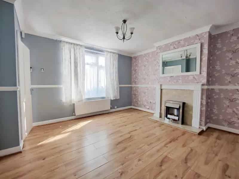 2 bedroom semi-detached house