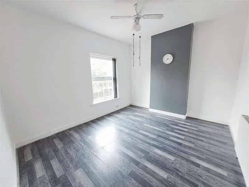 2 Bed House for Sale No Onward Chain Driveway