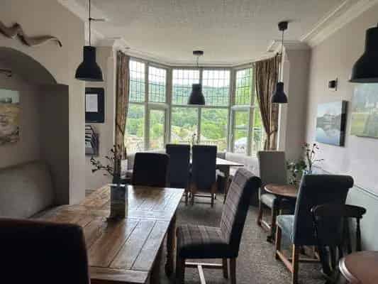 18th Century Stone-Built Pub with 8 Ensuite Rooms for Sale