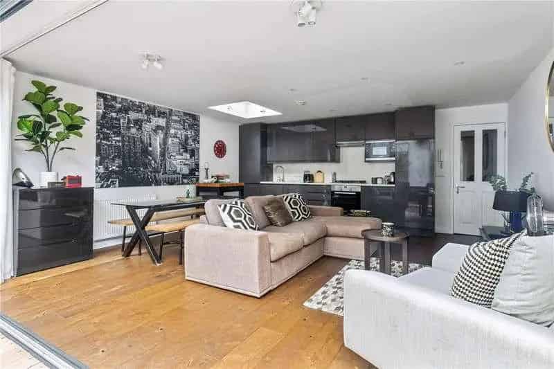 3 Bed 3 Bath Garden Flat Tooting Buy to Let Potential