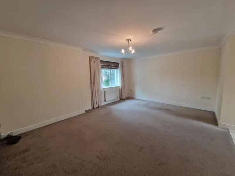 Modern 3-Bedroom Duplex Apartment in Balsall Common