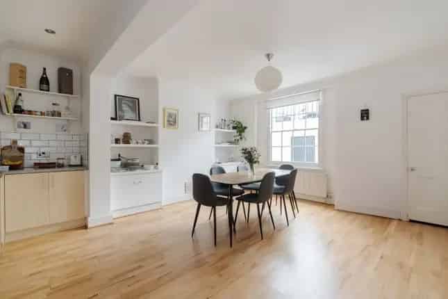 Charming 4-Story Terraced House in London