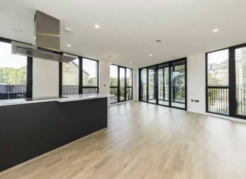 2 Double Bedroom Apartment with Winter Garden - Available Mid-November