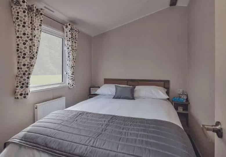 2 bed property for sale