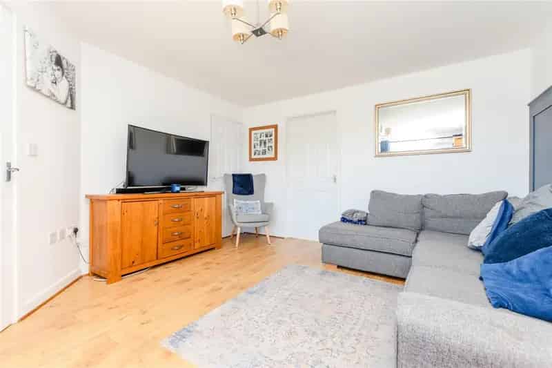3 Bedroom End Terrace House for Sale