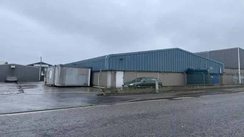 Semi Detached Single Storey Workshop To Let