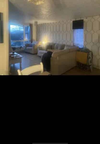 Large Ground Floor Flat Bungalow Style Family Home Garden