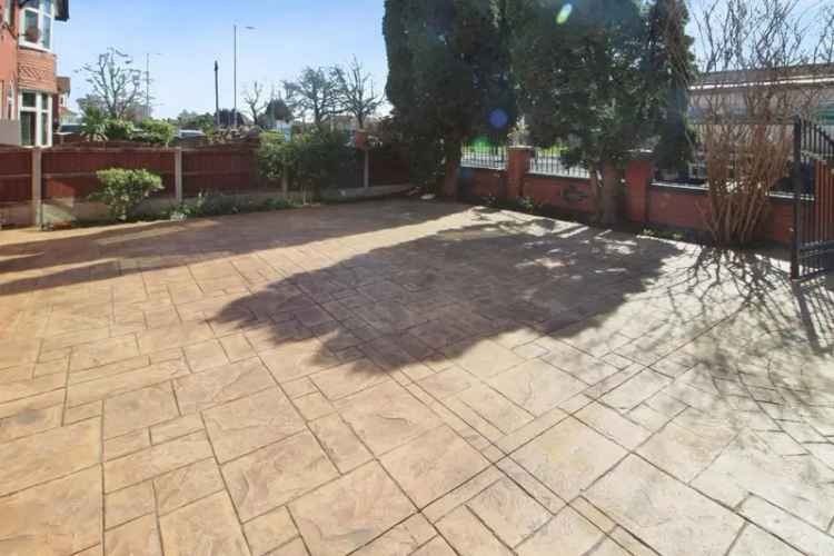 5 Bed Detached House for Sale in Manchester